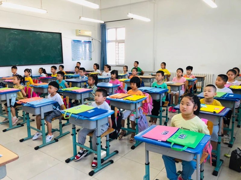 如何让小学生的暑假生活更加充实有趣？语文暑假课程辅导是不错的选择。今天，我们就来聊聊如何通过趣味活动和科学规划，帮助孩子们度过一个有意义的假期。