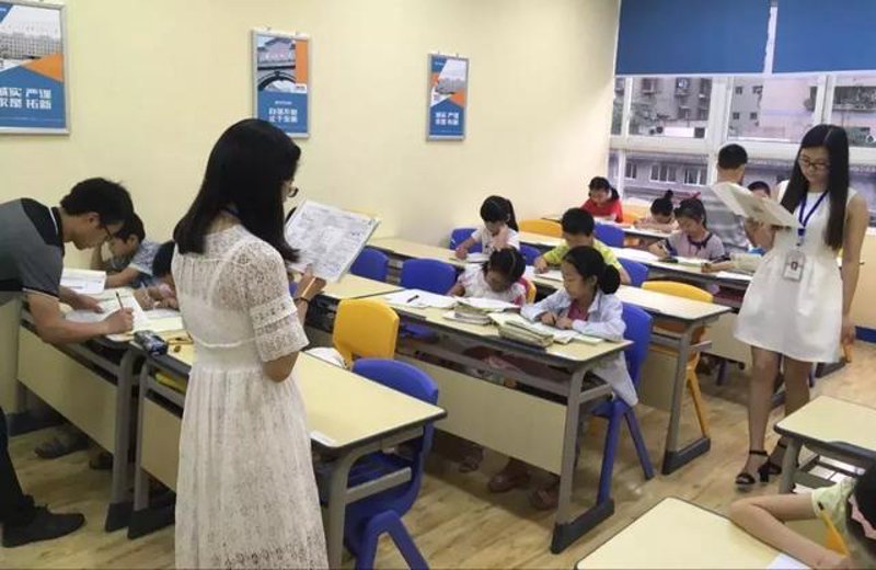如何撰写一份贴合实际的学生发展评价表综合评语?